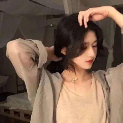 红衣小女孩